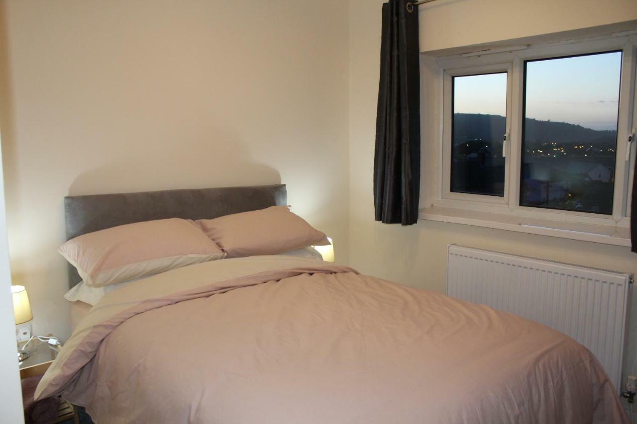 Van Apartments Кайрфилли Экстерьер фото
