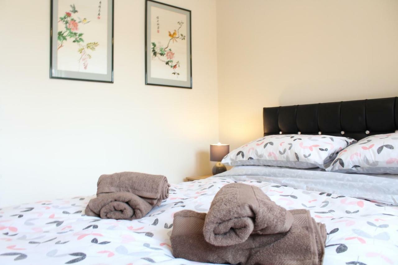 Van Apartments Кайрфилли Экстерьер фото