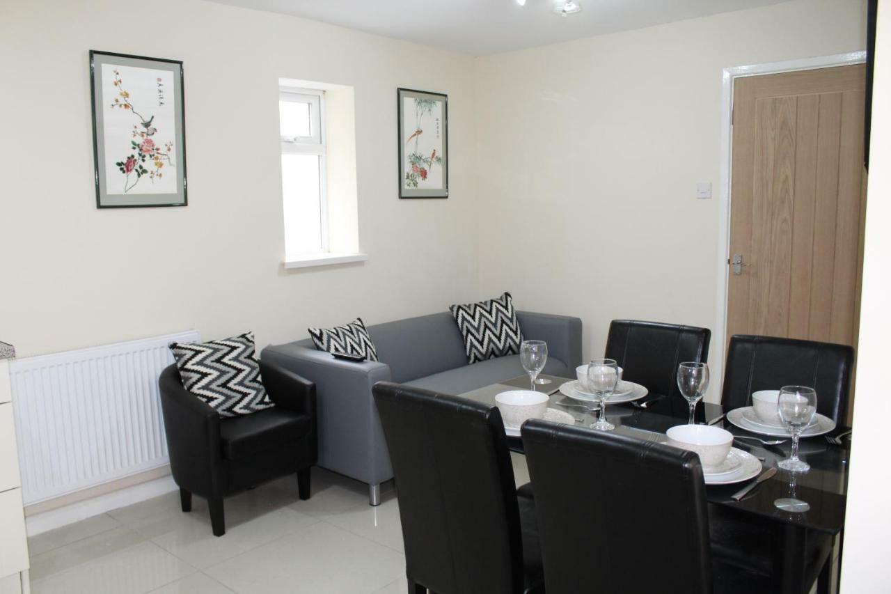 Van Apartments Кайрфилли Экстерьер фото